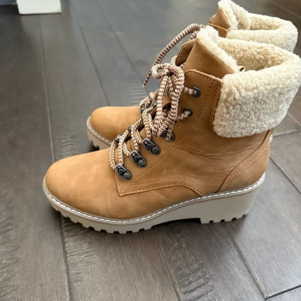 NEW Dolce Vita Russit Ankle Boots Hiking Winter Sherpa Camel 7 DV Women’s